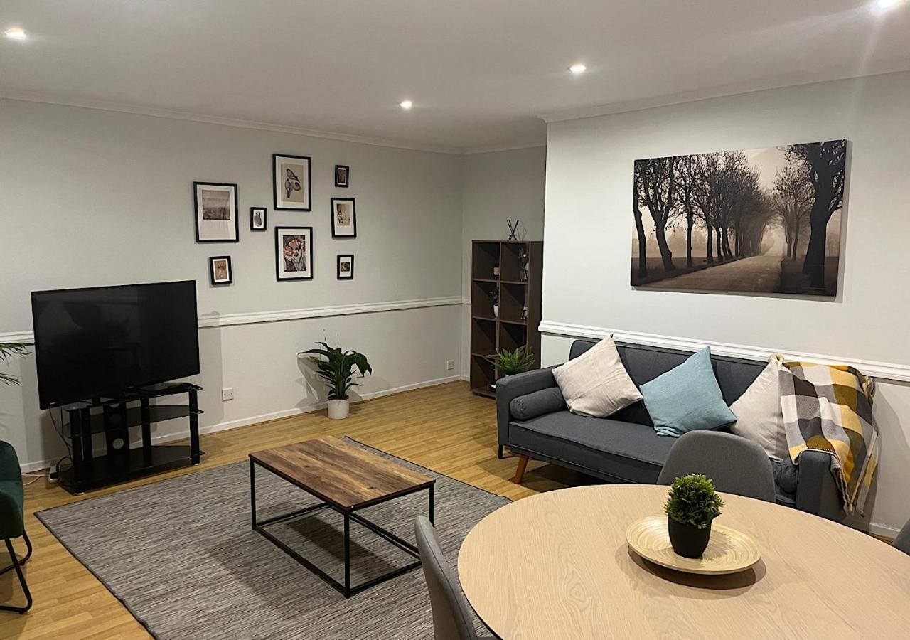 Lovely 2 Bedroom Apartment With Parking Space Londres Exterior foto