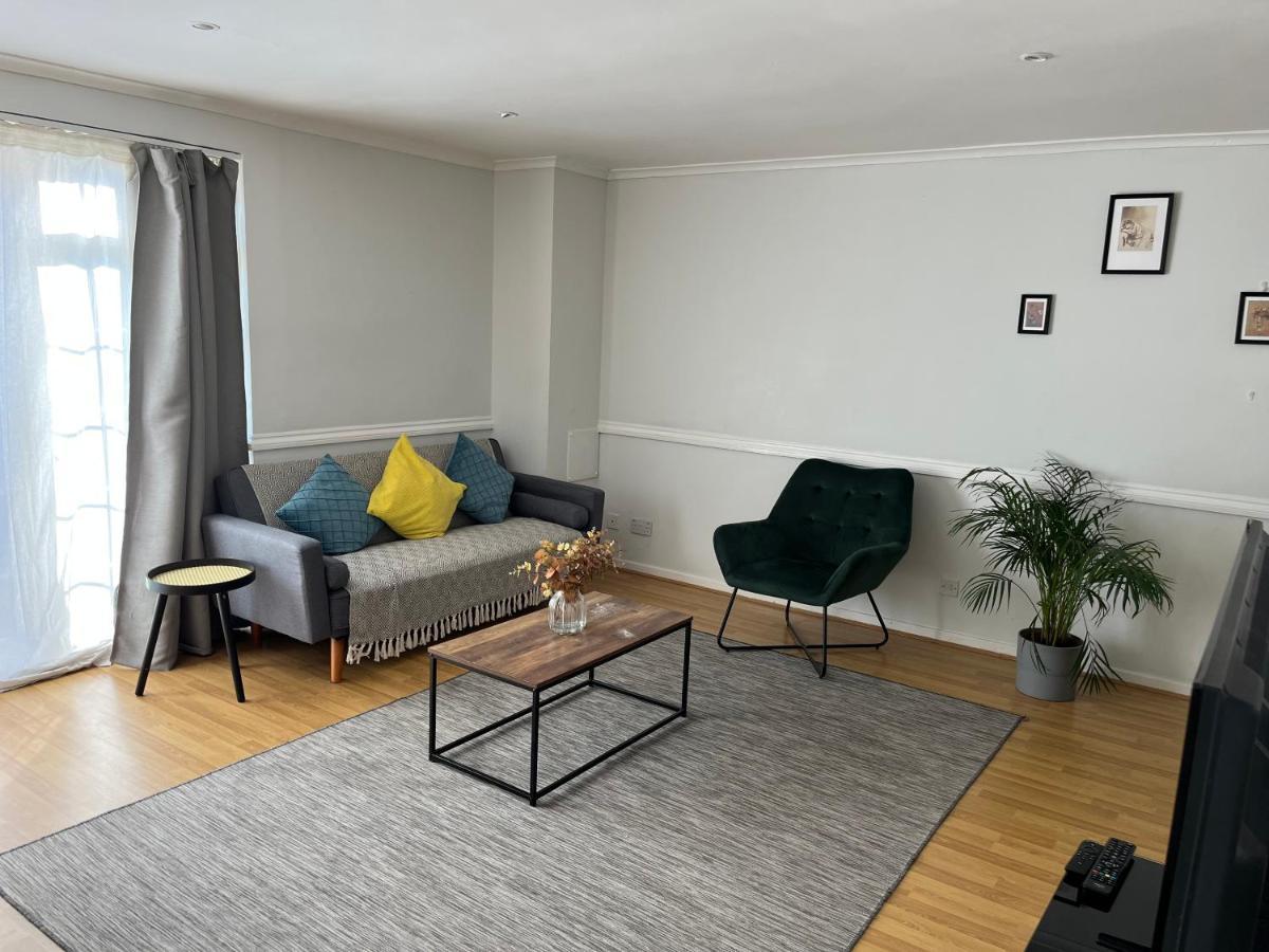 Lovely 2 Bedroom Apartment With Parking Space Londres Exterior foto